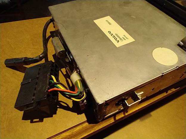 A picture containing indoor, electronics

Description automatically generated